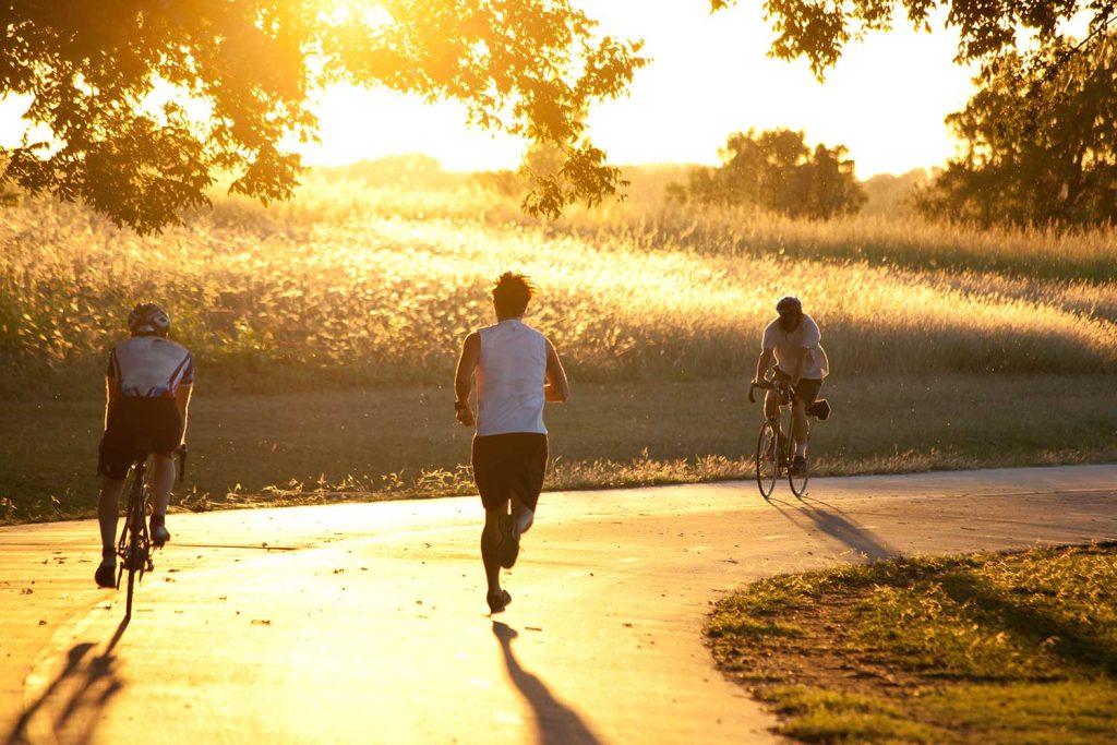 avoid working out during peak heat hours