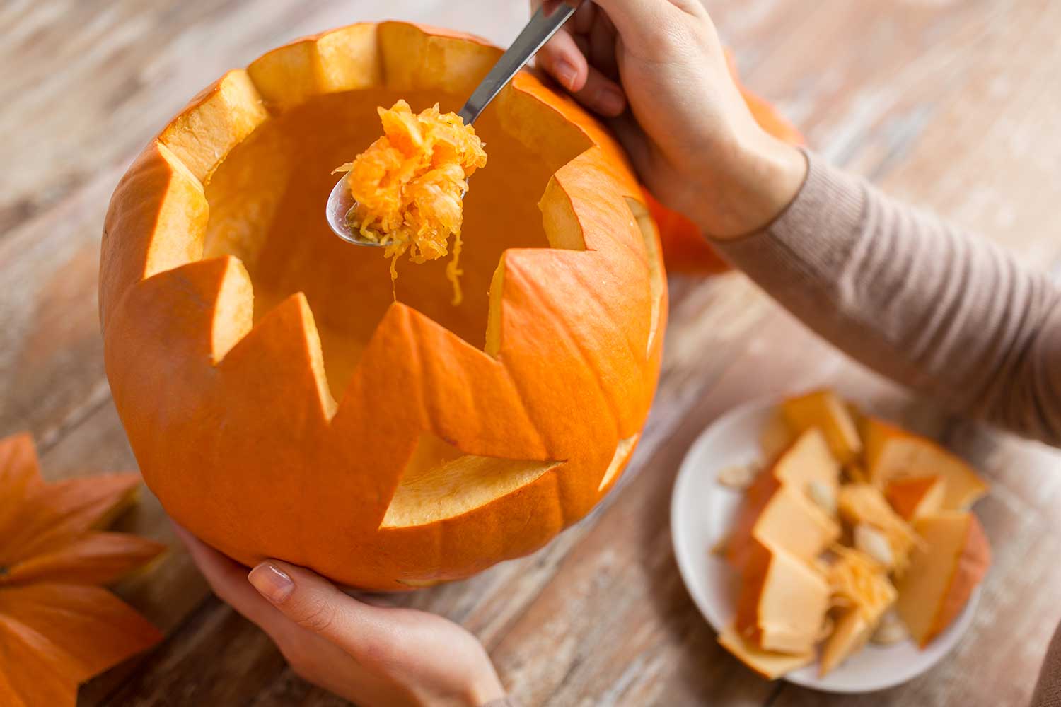 pumpkin-carving-safety-tips-supreme-care-24-emergency-room